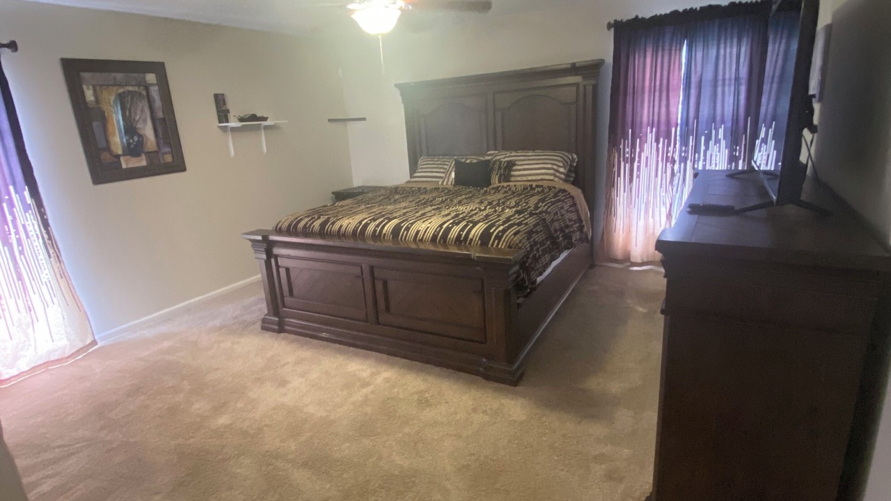 Photo of Bedroom in Lakewood Park