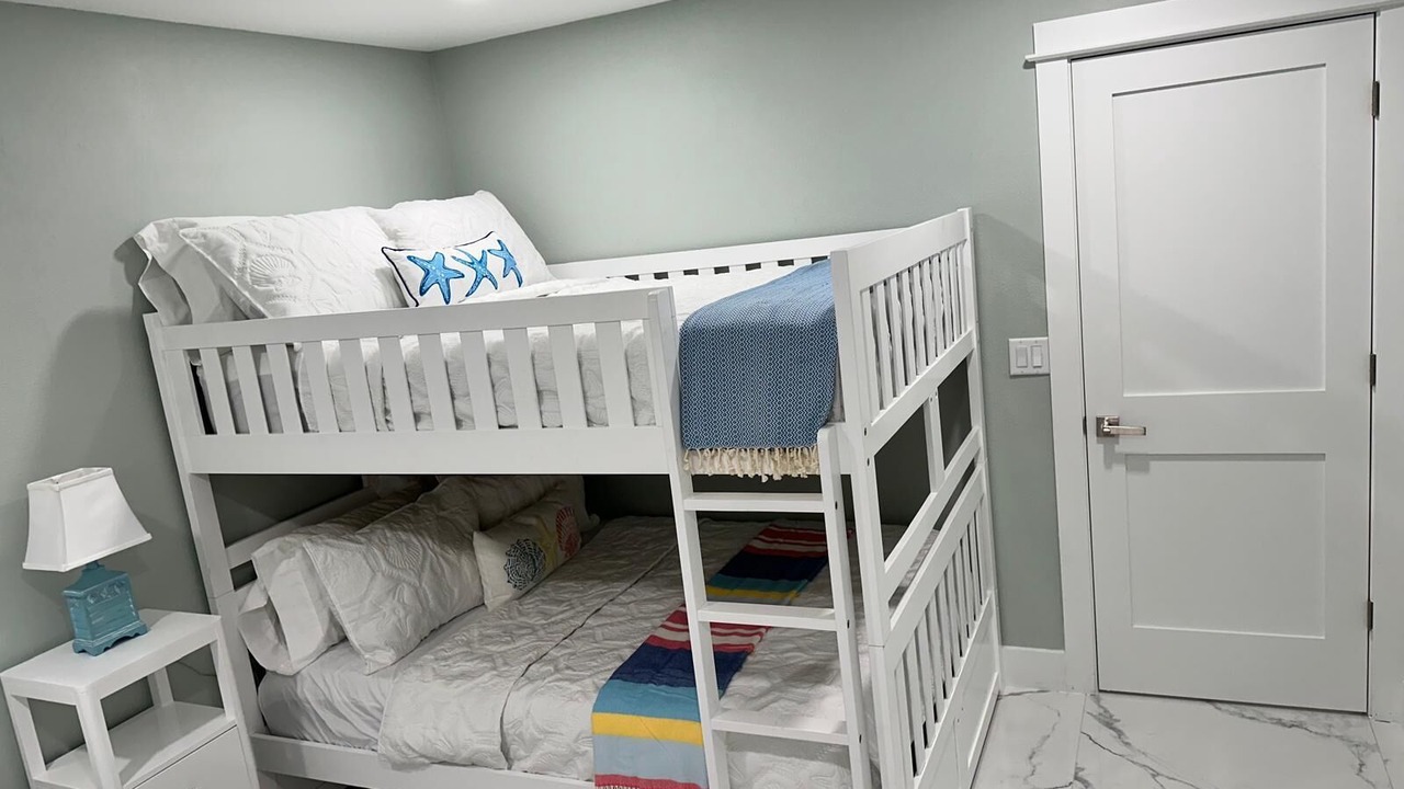 Photo of Bedroom in Bay Crest Park