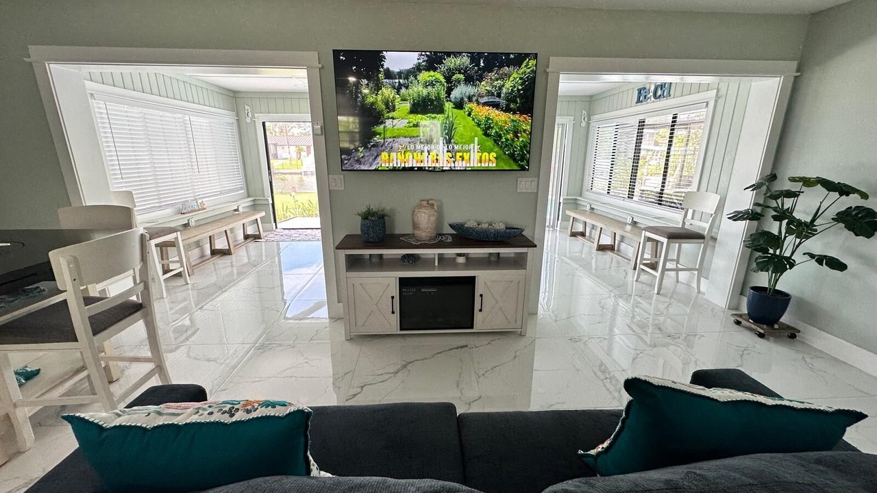 Photo of Livingroom in Bay Crest Park