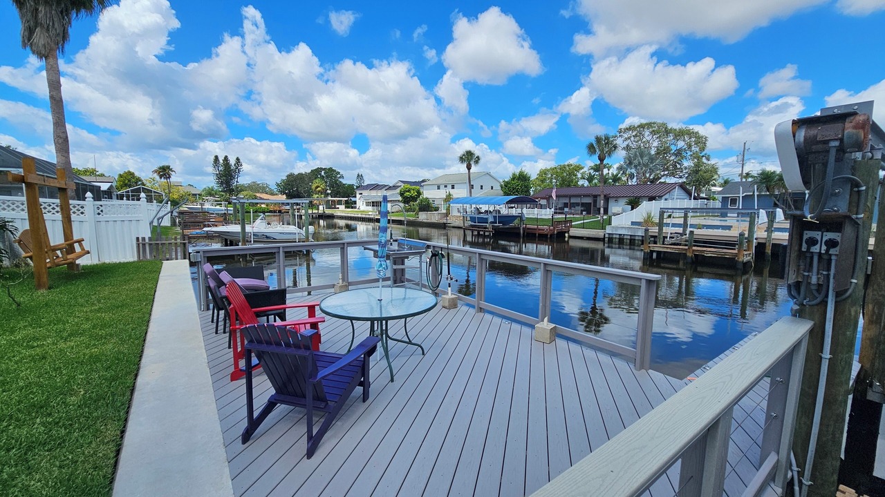 Photo of Patio Balcony in Bay Crest Park