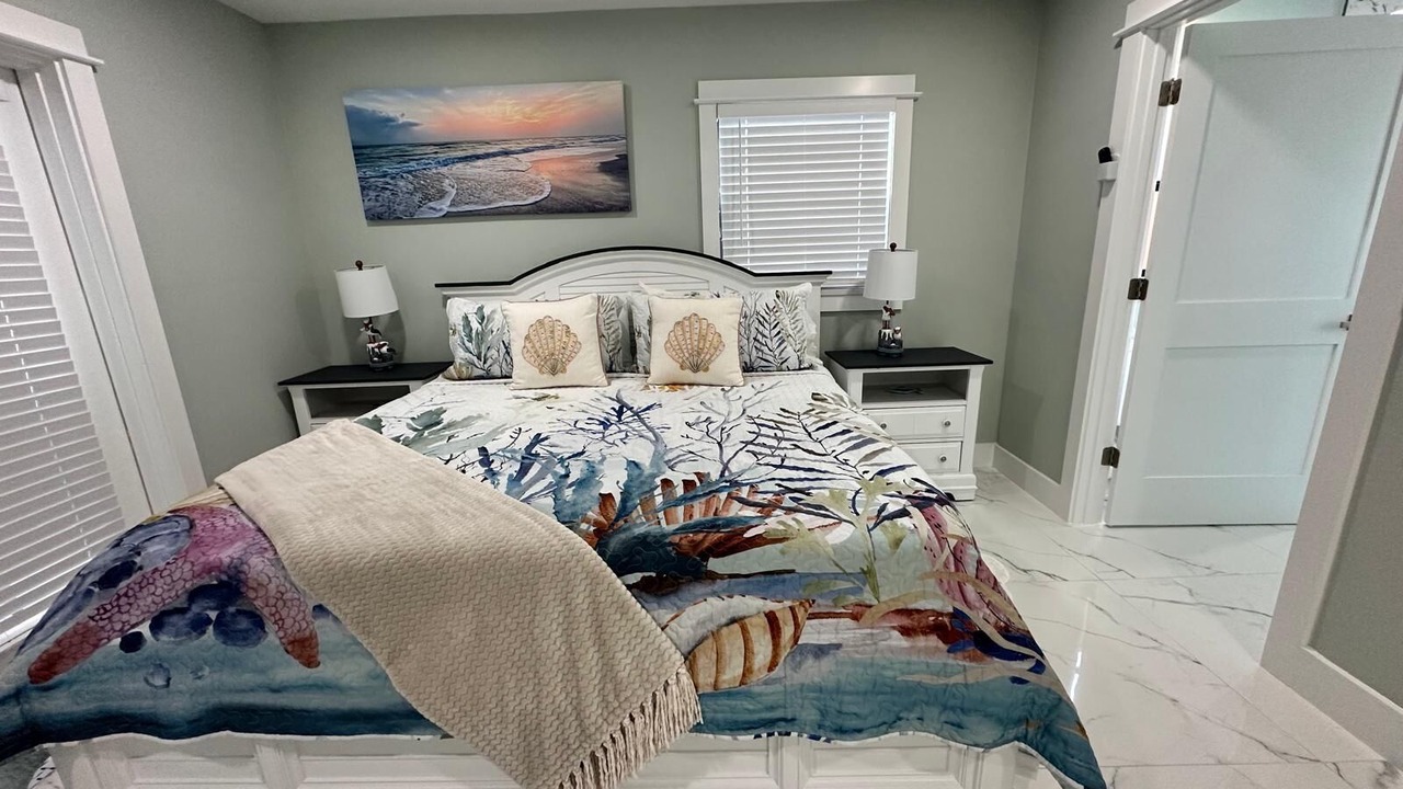 Photo of Bedroom in Bay Crest Park