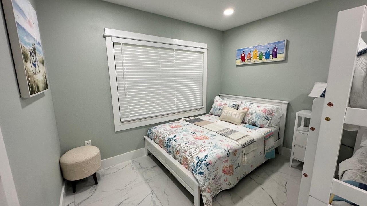 Photo of Bedroom in Bay Crest Park
