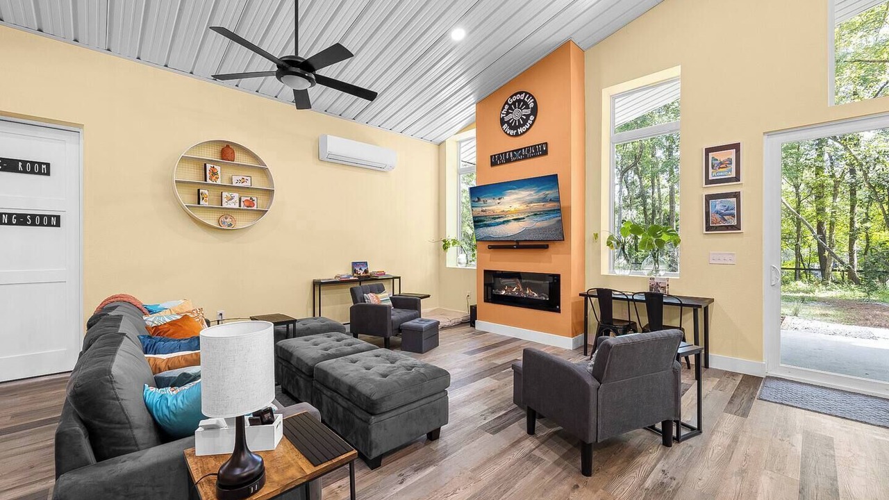 Photo of Livingroom in High Springs