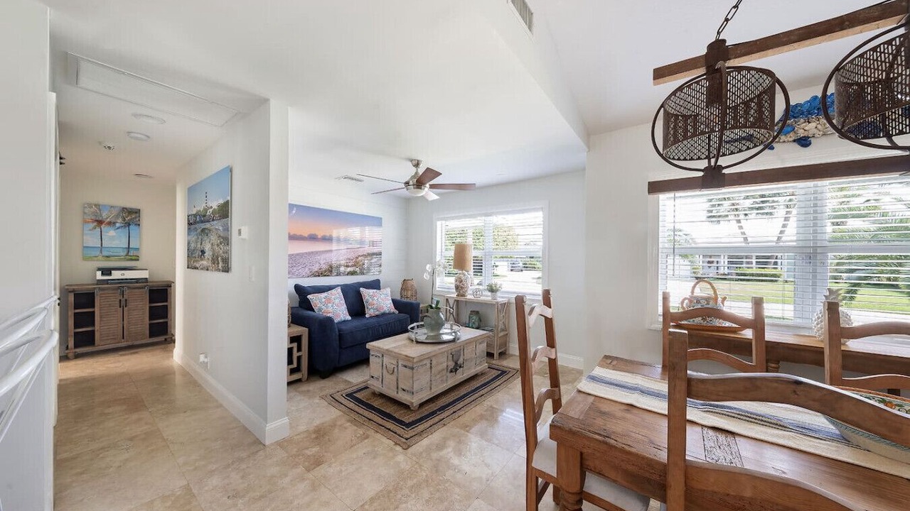 Photo of Livingroom in Jupiter