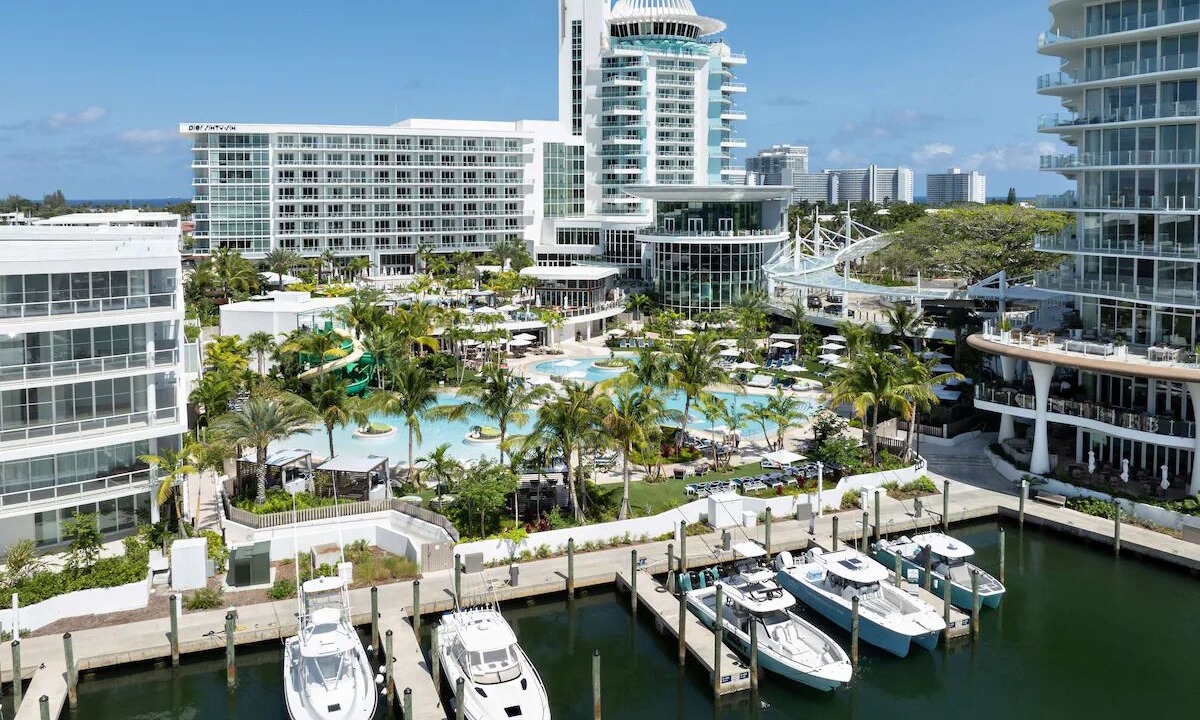 Photo of Others in 17th Street Causeway