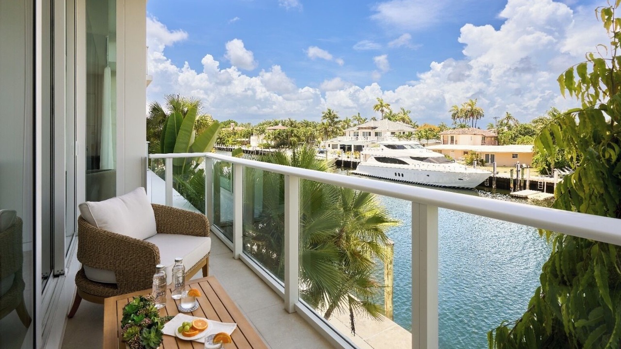 Photo of Patio Balcony in 17th Street Causeway