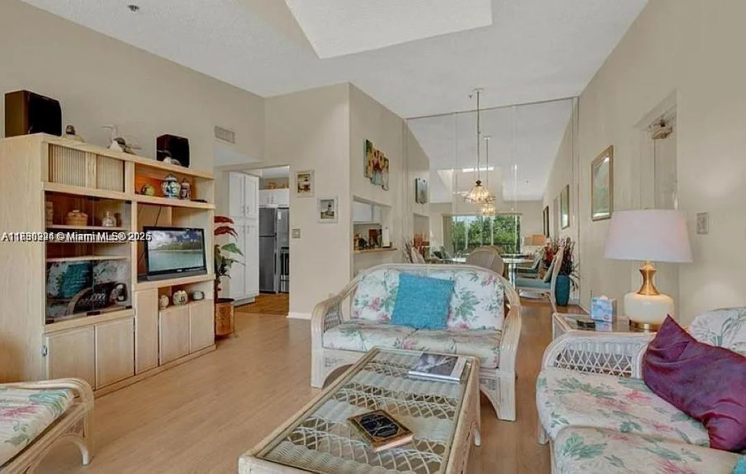 Photo of Livingroom in Jensen Beach