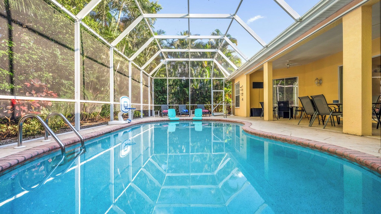 Photo of Outdoor in Crown Pointe