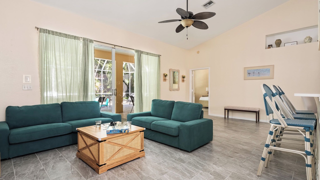 Photo of Livingroom in Crown Pointe