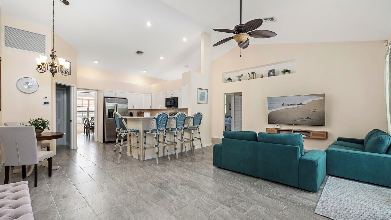 Photo of Livingroom in Crown Pointe