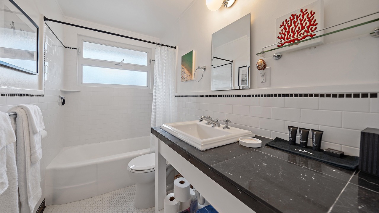 Photo of Bathroom in Laurel Park
