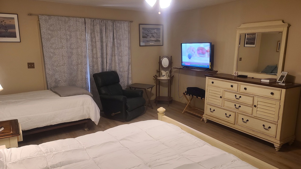 Photo of Bedroom in Taylor Creek
