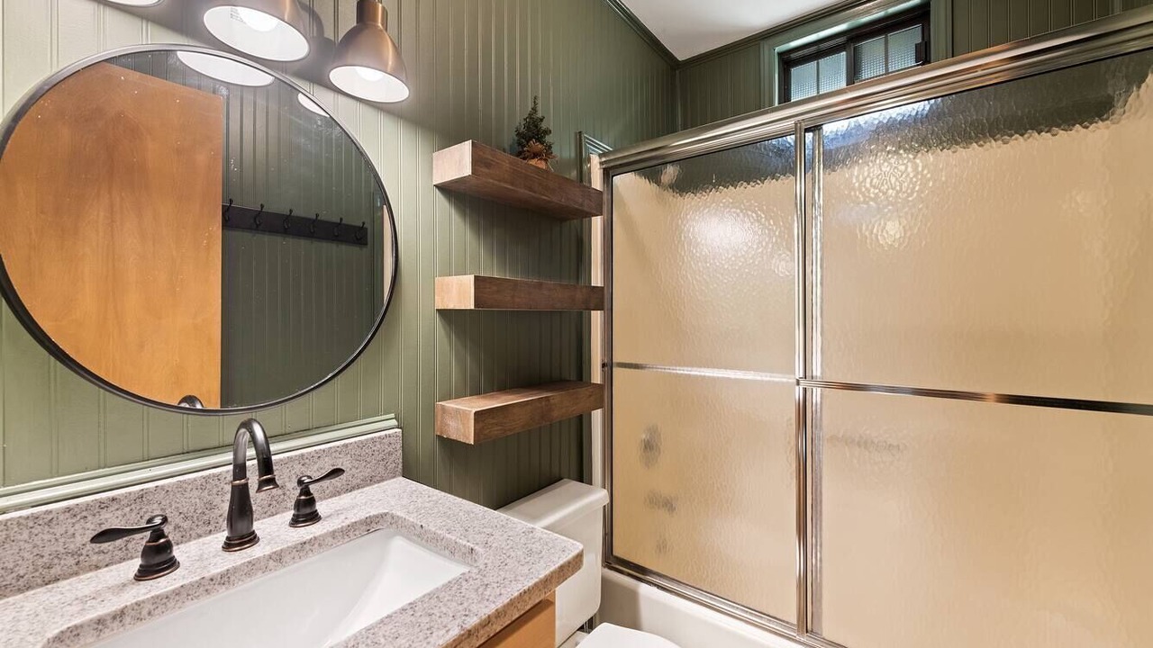 Photo of Bathroom in Maggie Valley