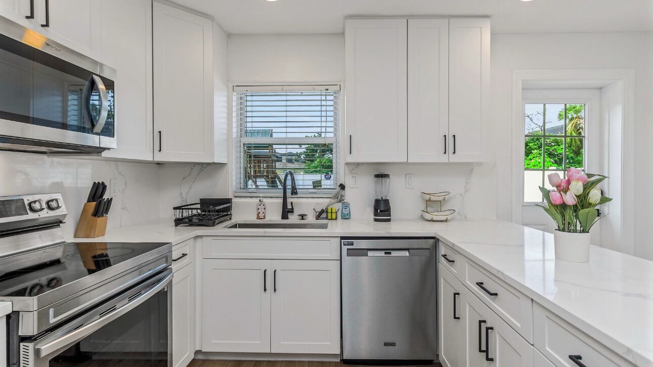 Photo of Kitchen in Carver City - Lincoln Gardens