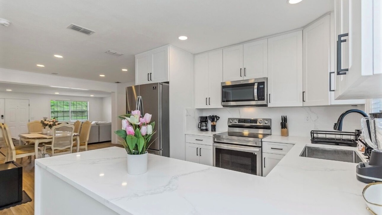 Photo of Kitchen in Carver City - Lincoln Gardens