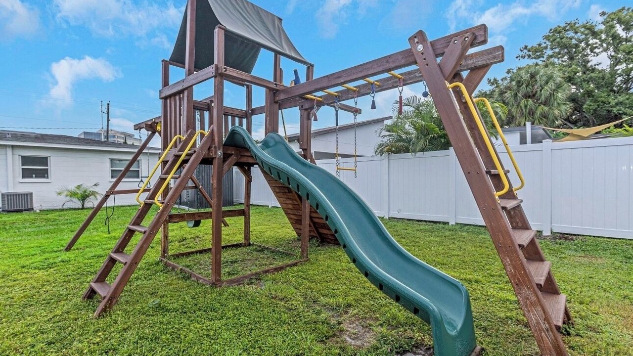 Photo of Others in Carver City - Lincoln Gardens