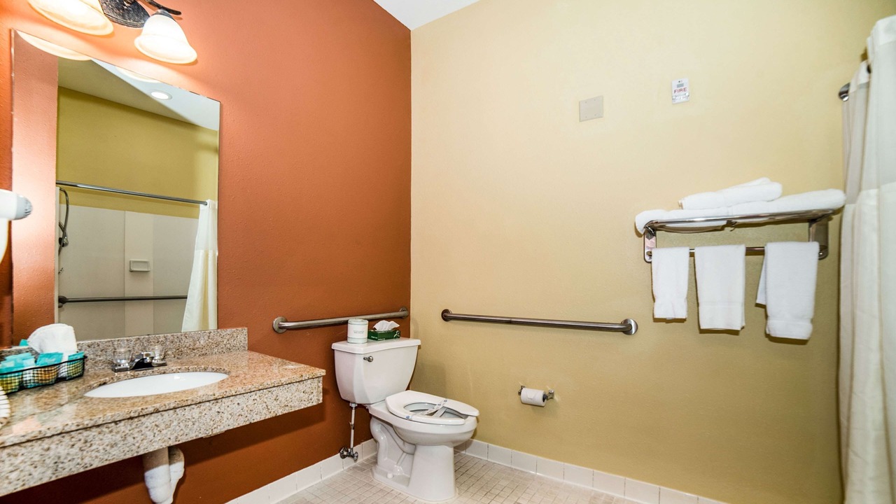 Photo of Bathroom in Crawfordville