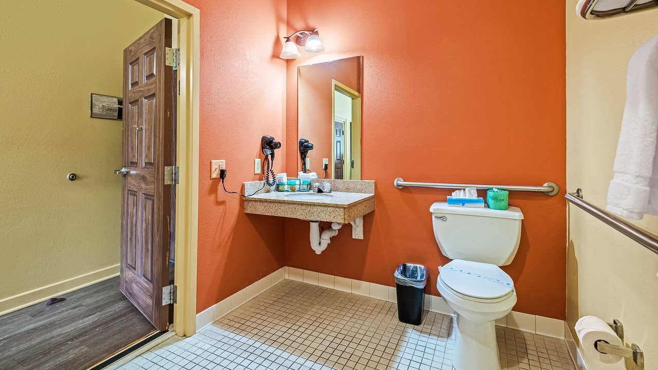 Photo of Bathroom in Crawfordville