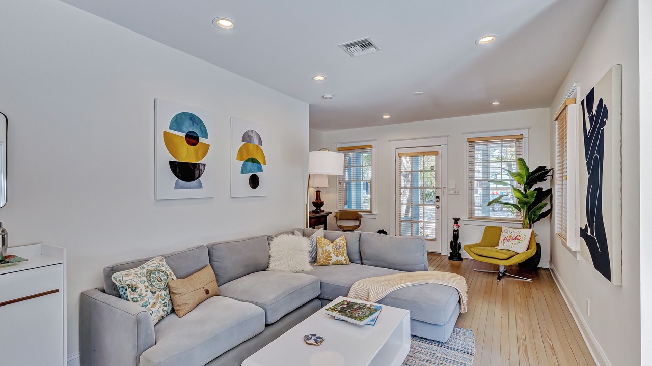 Photo of Livingroom in Northwood Shores