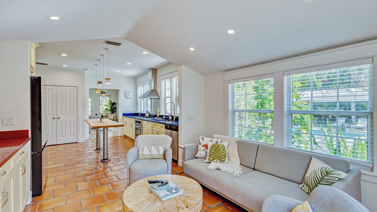 Photo of Livingroom in Northwood Shores