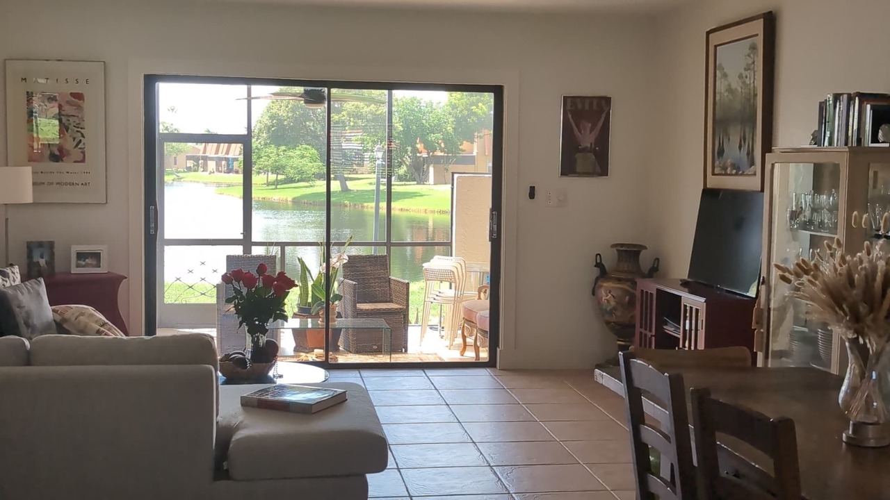 Photo of Livingroom in Pembroke Pines