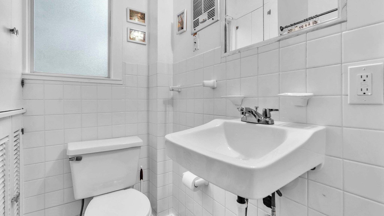 Photo of Bathroom in Tarpon River