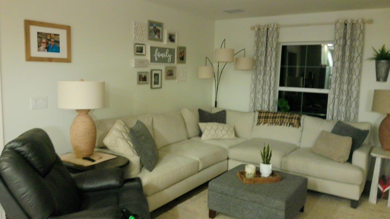 Photo of Livingroom in Candler