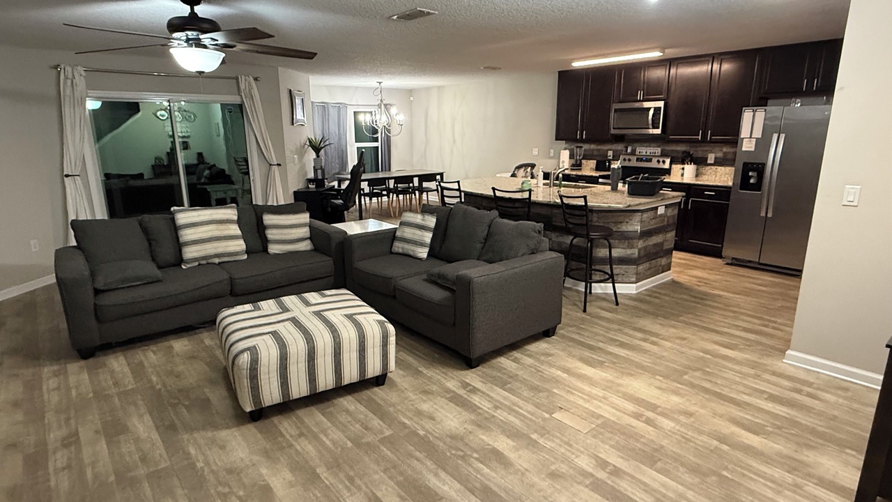 Photo of Livingroom in Northside