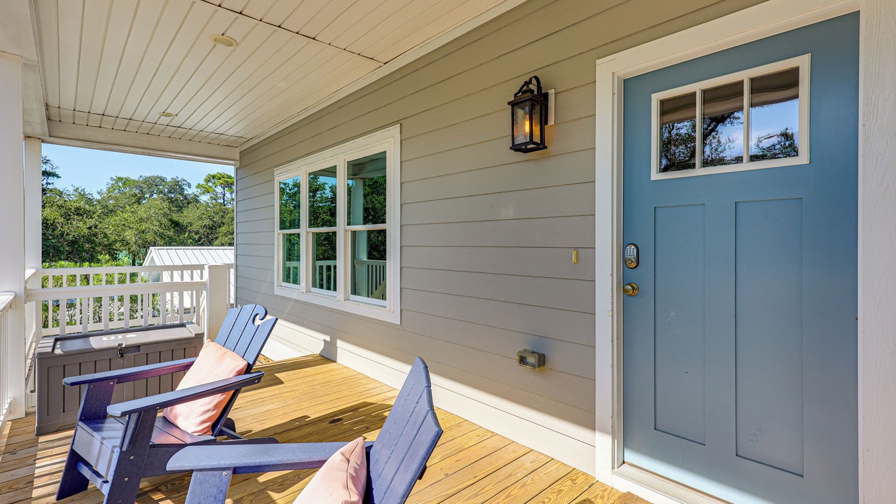 Photo of Patio Balcony in Tranquil Harbour