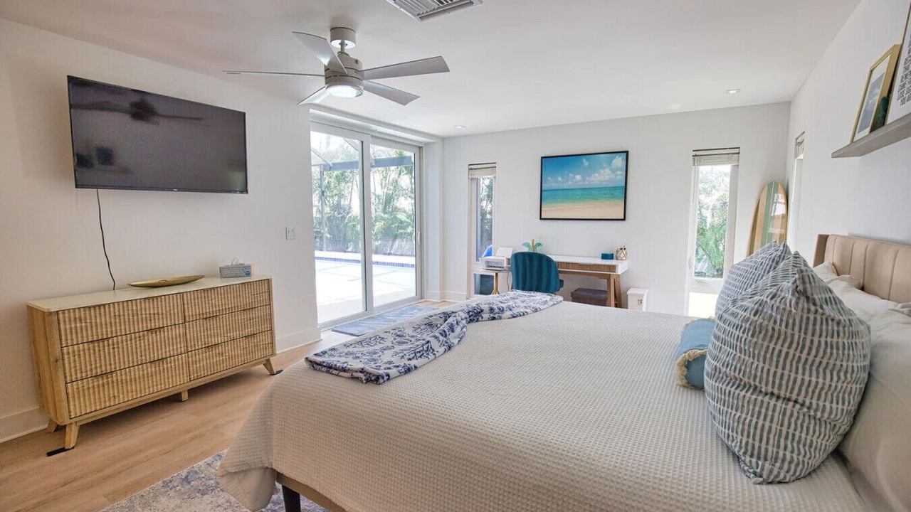Photo of Bedroom in Golden Beach