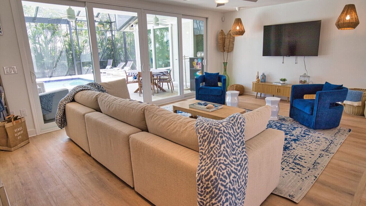 Photo of Livingroom in Golden Beach