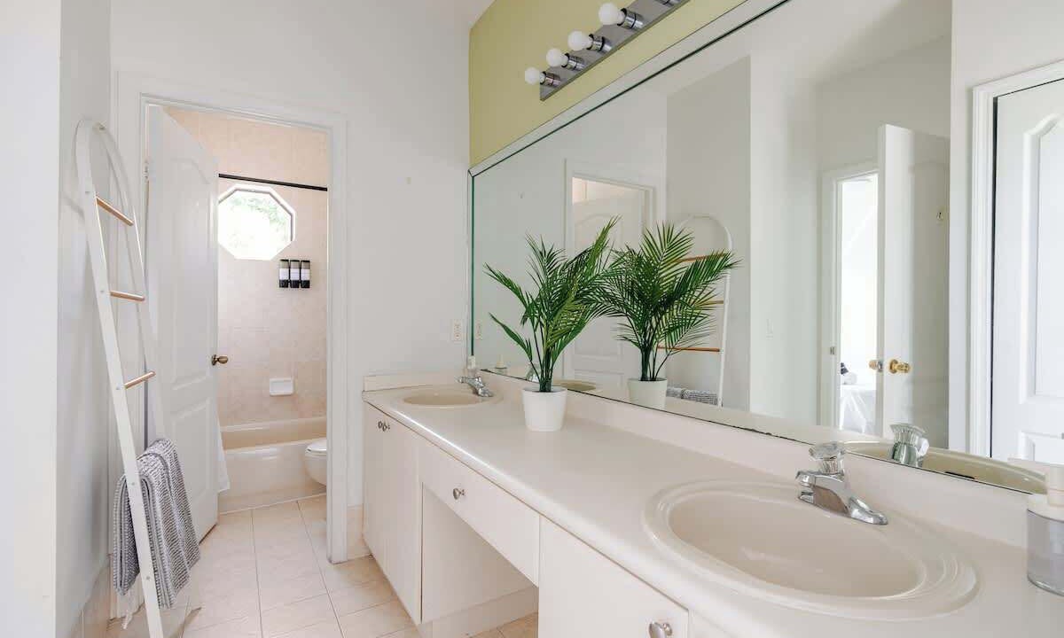 Photo of Bathroom in Tamiami
