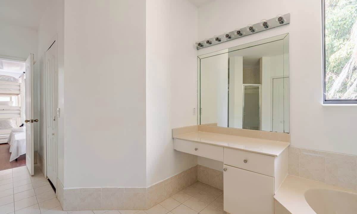Photo of Bathroom in Tamiami
