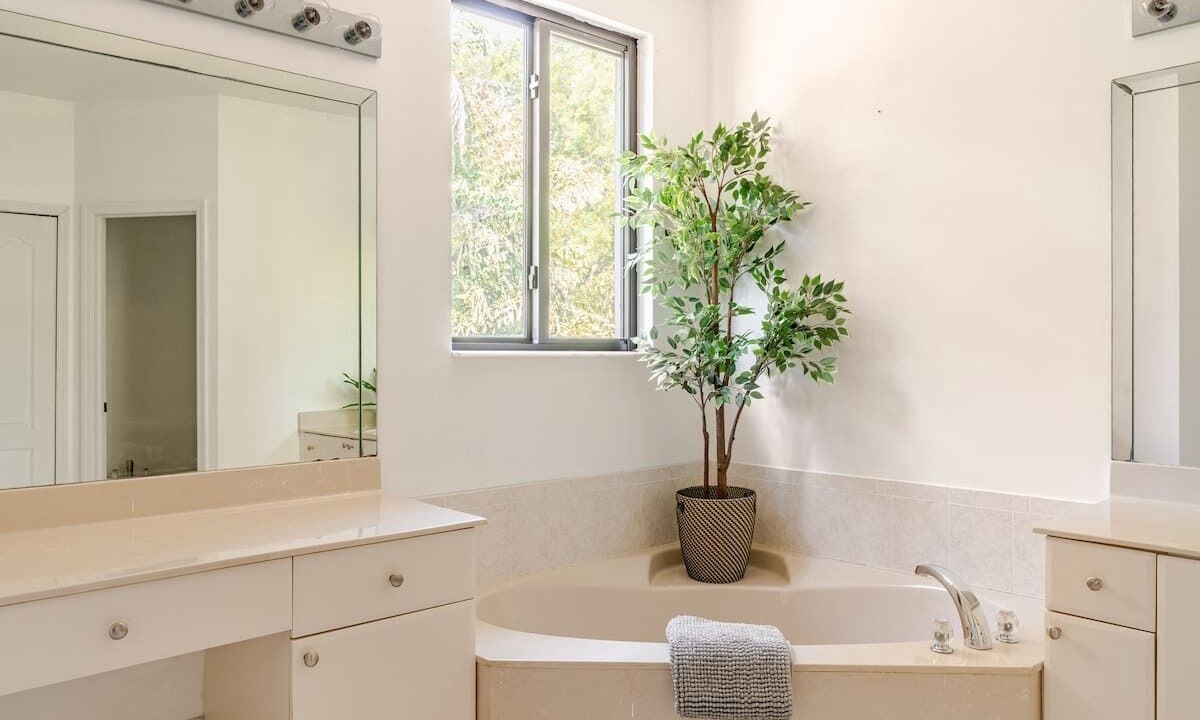 Photo of Bathroom in Tamiami