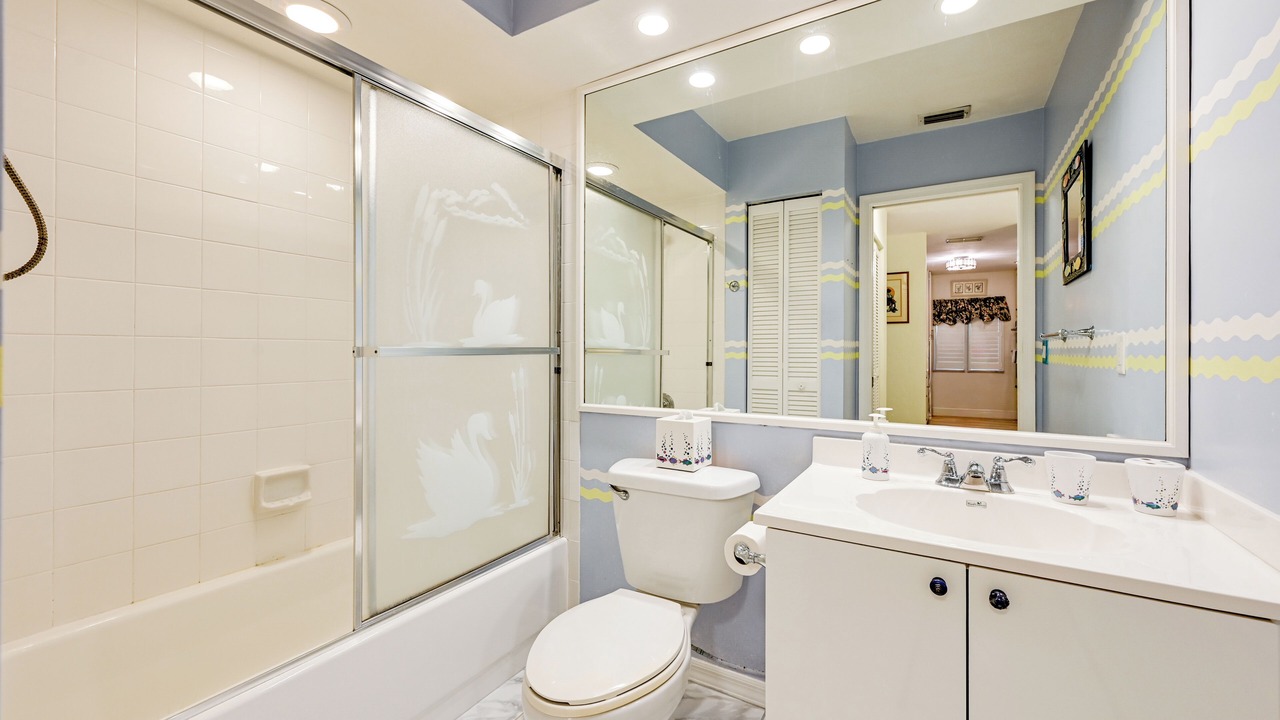 Photo of Bathroom in Fountain Lakes