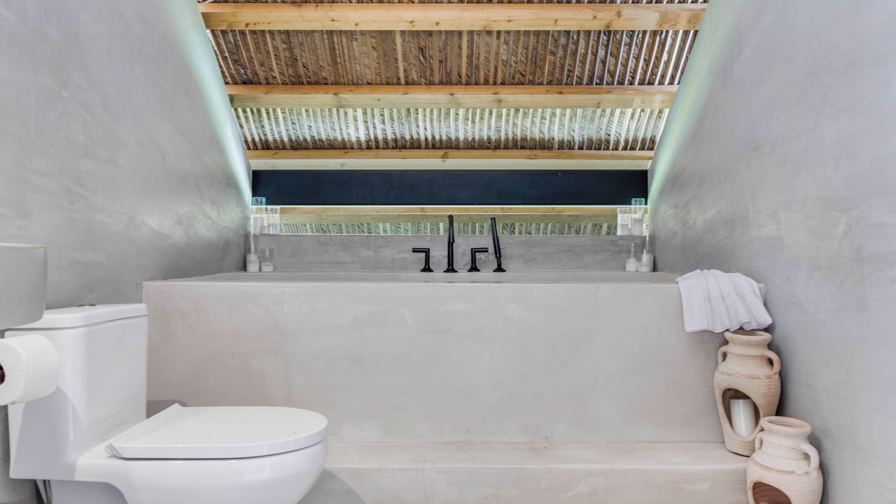 Photo of Bathroom in Overtown