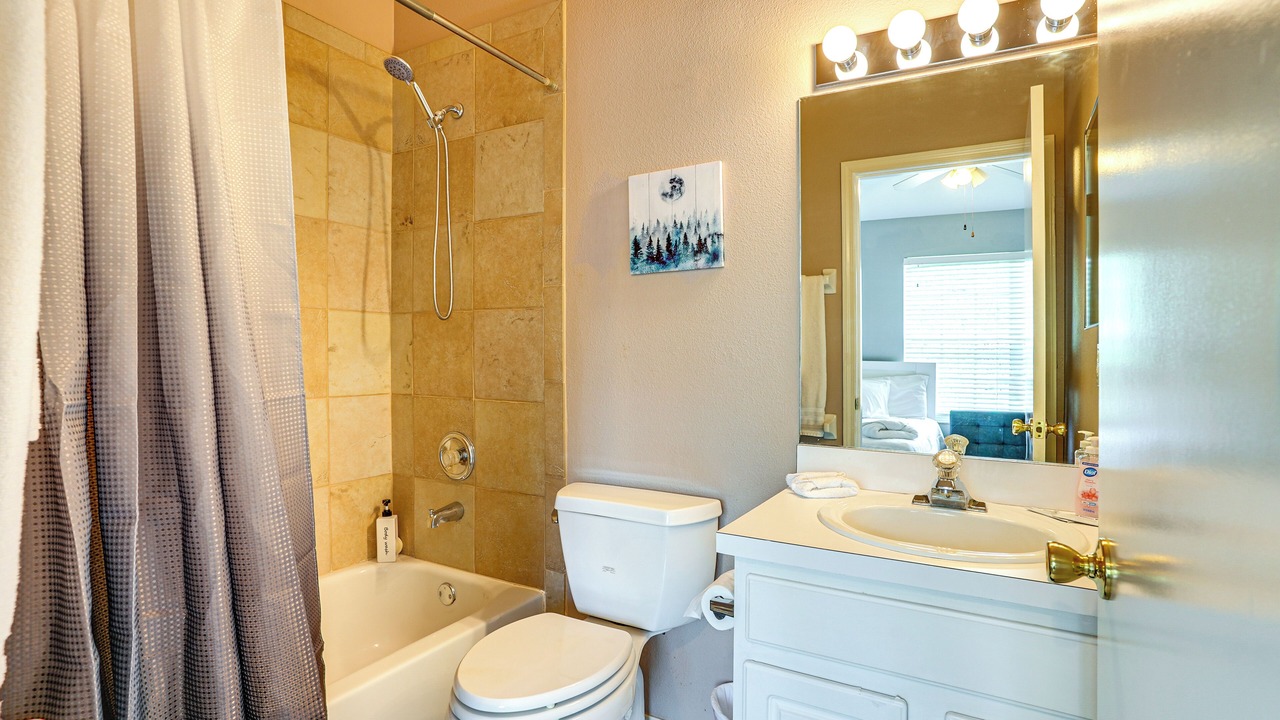 Photo of Bathroom in Meadow Pointe
