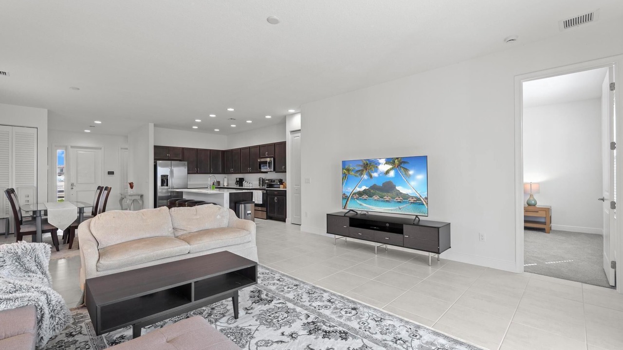 Photo of Livingroom in Hunt Club