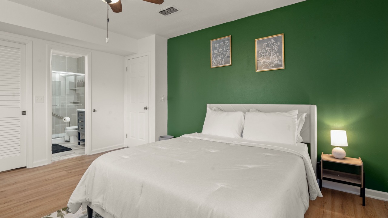 Photo of Bedroom in Bay Crest Park