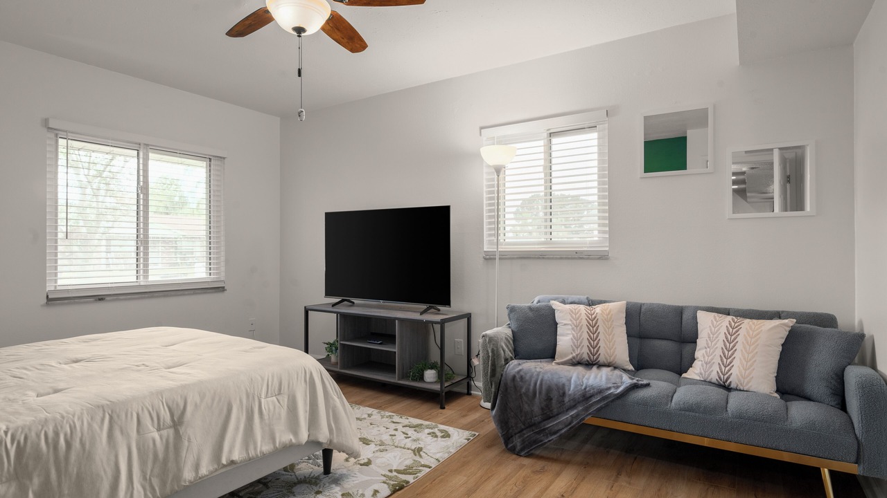 Photo of Bedroom in Bay Crest Park