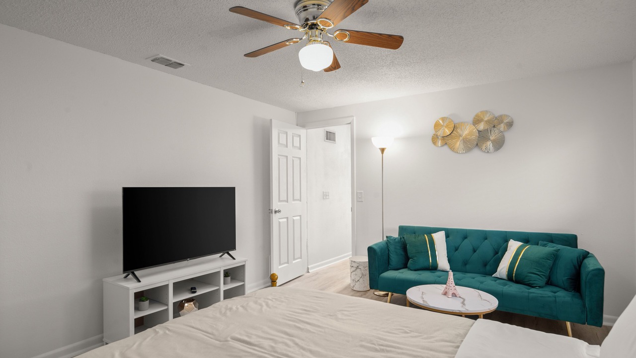Photo of Bedroom in Bay Crest Park