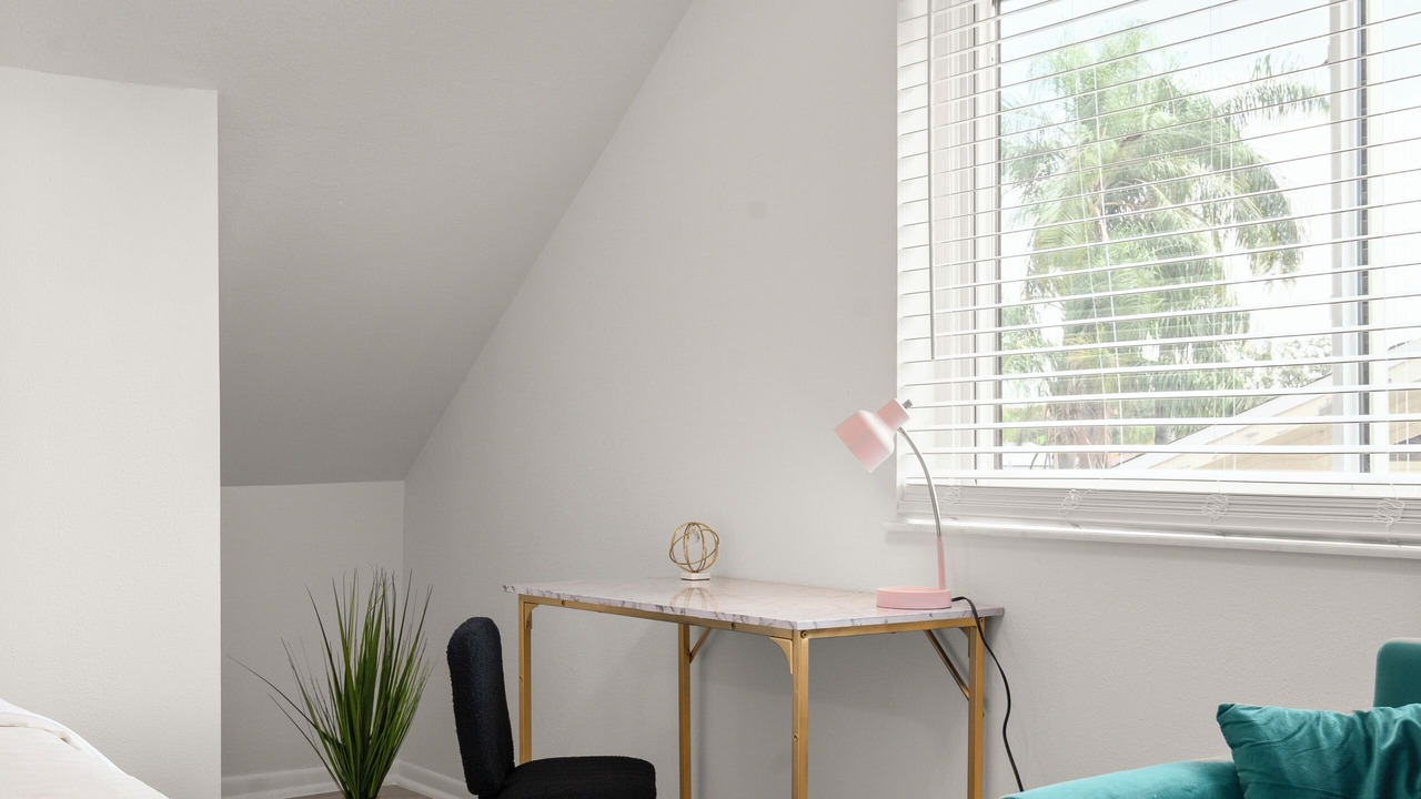 Photo of Bedroom in Bay Crest Park