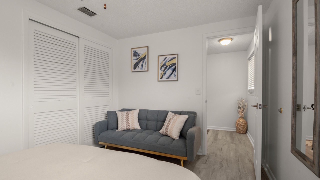 Photo of Bedroom in Bay Crest Park