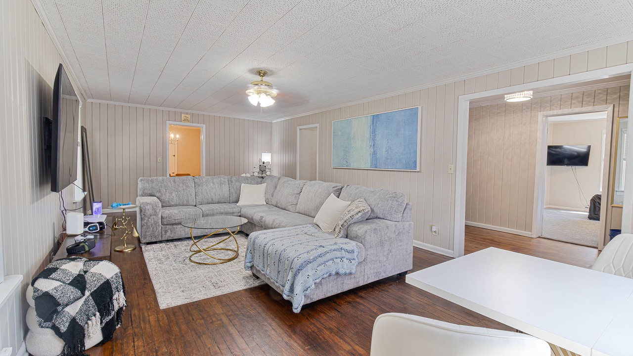 Photo of Livingroom in Lake City