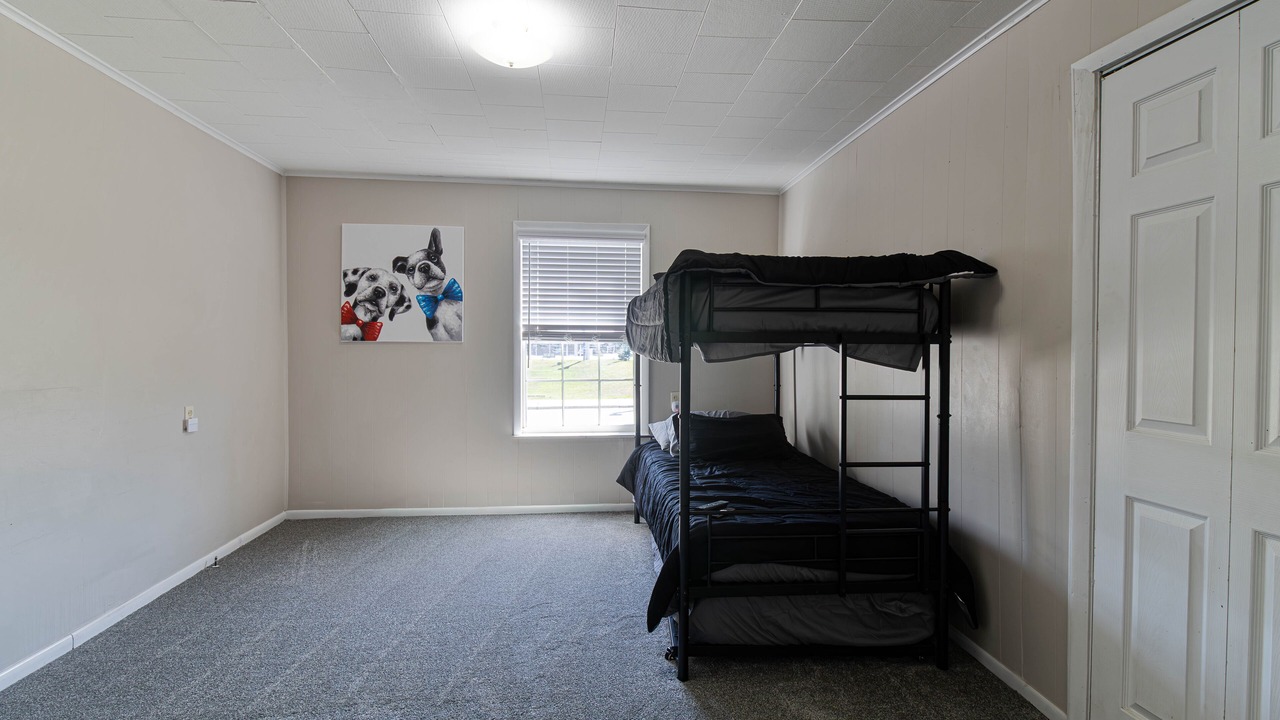 Photo of Bedroom in Lake City