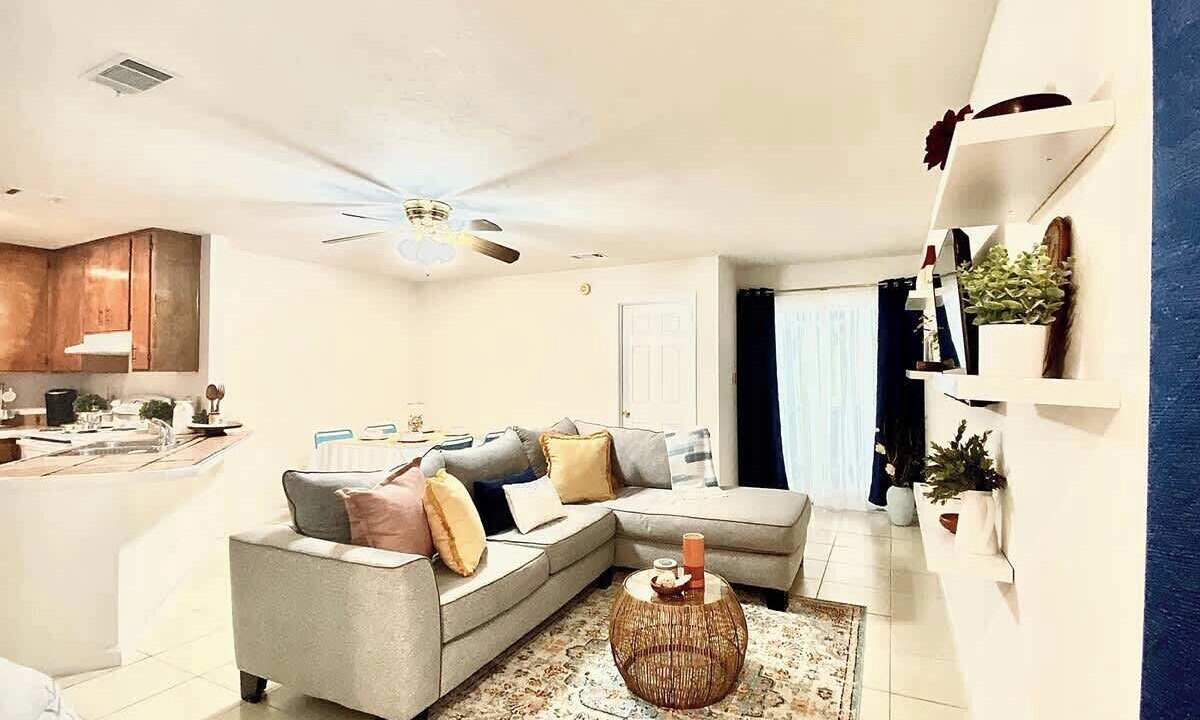 Photo of Livingroom in Tallahassee