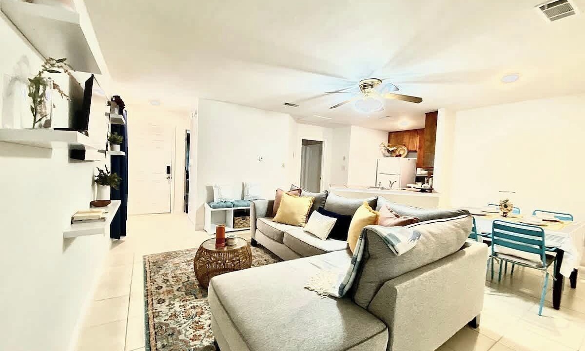 Photo of Livingroom in Tallahassee