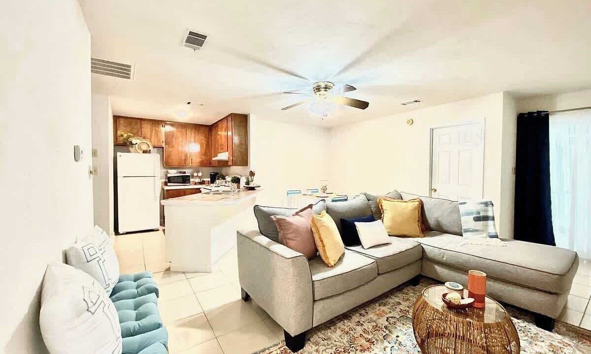 Photo of Livingroom in Tallahassee