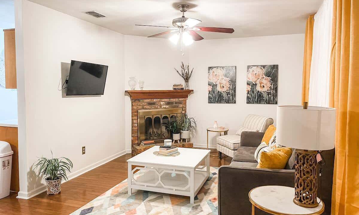 Photo of Livingroom in Tallahassee