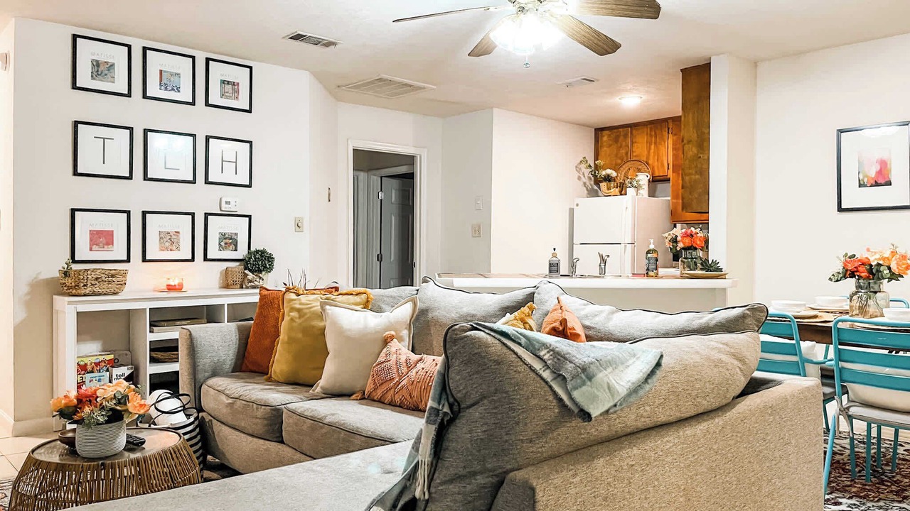 Photo of Livingroom in Tallahassee